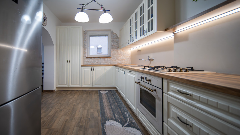 Priestranný 4-izbový dom s veľkým pozemkom a možnosťou ďalšieho využitia – Viničné (1 960 m²)