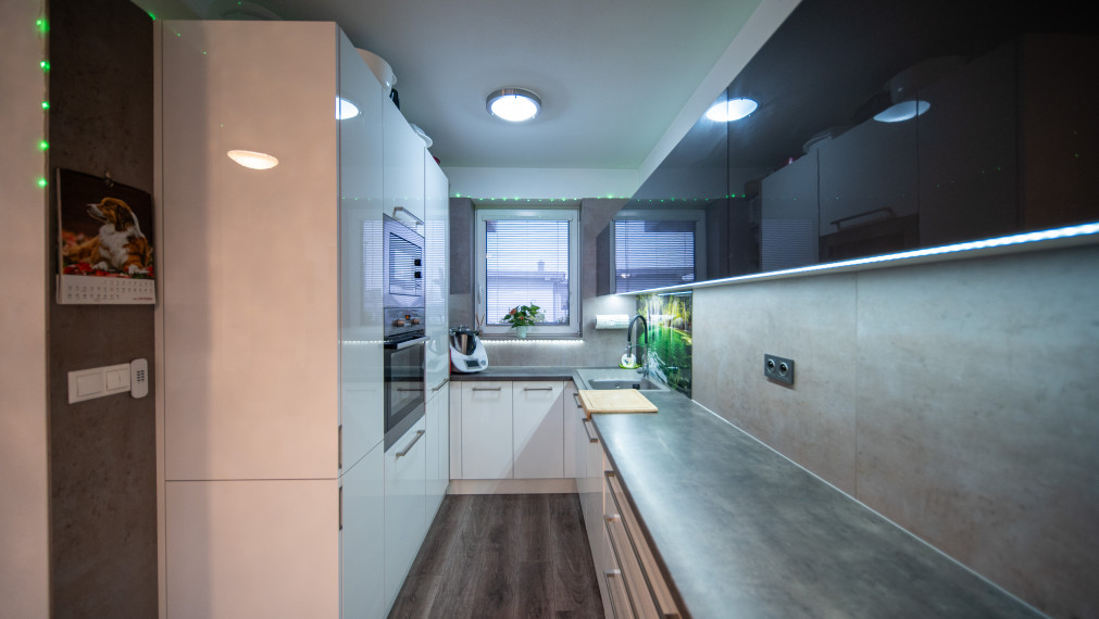 Znížená cena!!! Moderný 4-izbový dom s výhľadom na zeleň