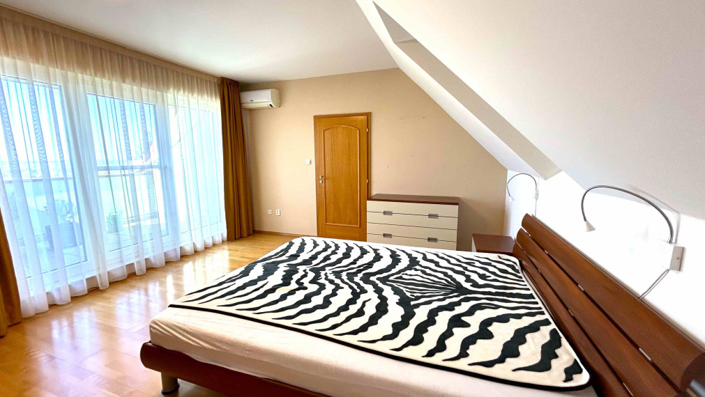 4i mezonet na prenájom, loggia, terasa, garáž pre 2 autá, Bratislava - Záhorská Bystrica