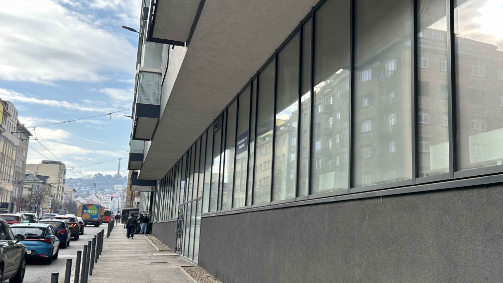 Showroom s výkladom otočeným do ulice, parkovanie, prenájom, Šancová