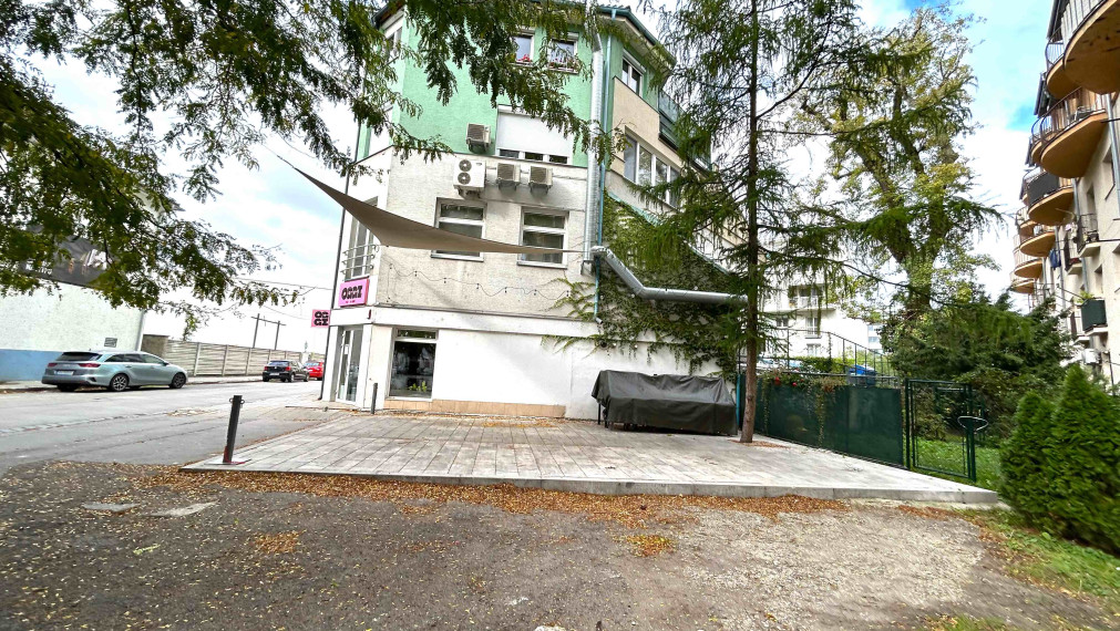 Dva prepojené nebytové priestory s recepciou/čakárňou na prenájom, Bazová ulica