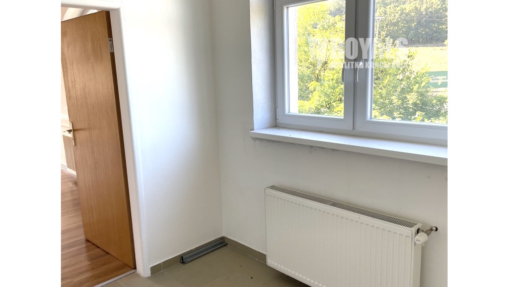 Kancelárie na prenájom, vyhradené parkovanie, Dúbravka