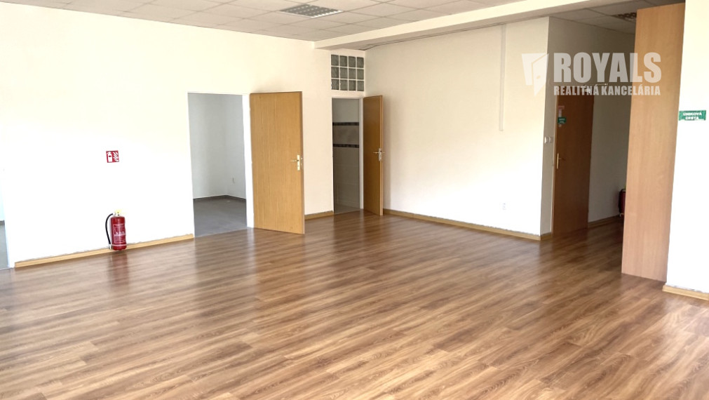 Kancelárie na prenájom, vyhradené parkovanie, Dúbravka