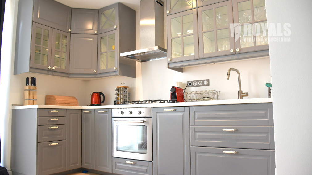 Moderný, kompletne zariadený 3i byt, loggia, balkón, parking, Nám. Martin Benku