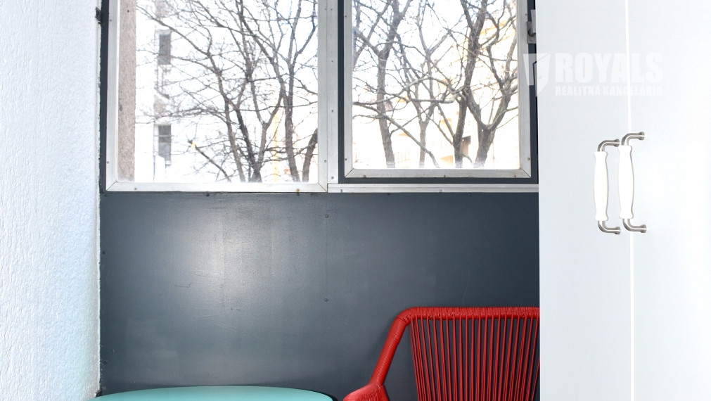 Moderný, kompletne zariadený 3i byt, loggia, balkón, parking, Nám. Martin Benku