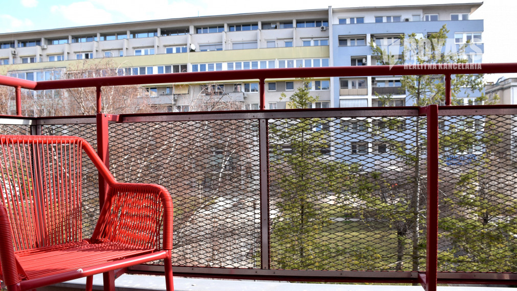 Moderný, kompletne zariadený 3i byt, loggia, balkón, parking, Nám. Martin Benku