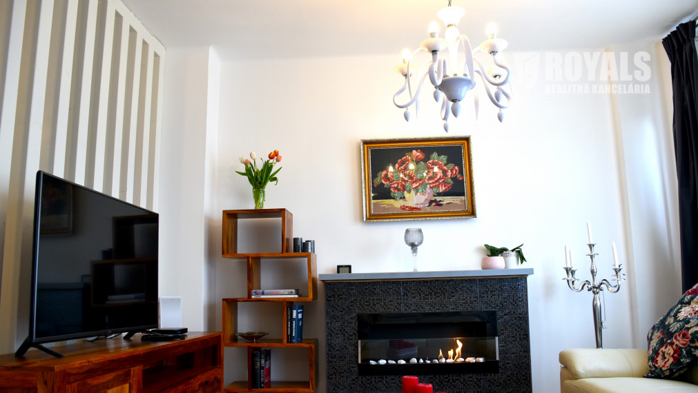 Moderný, kompletne zariadený 3i byt, loggia, balkón, parking, Nám. Martin Benku