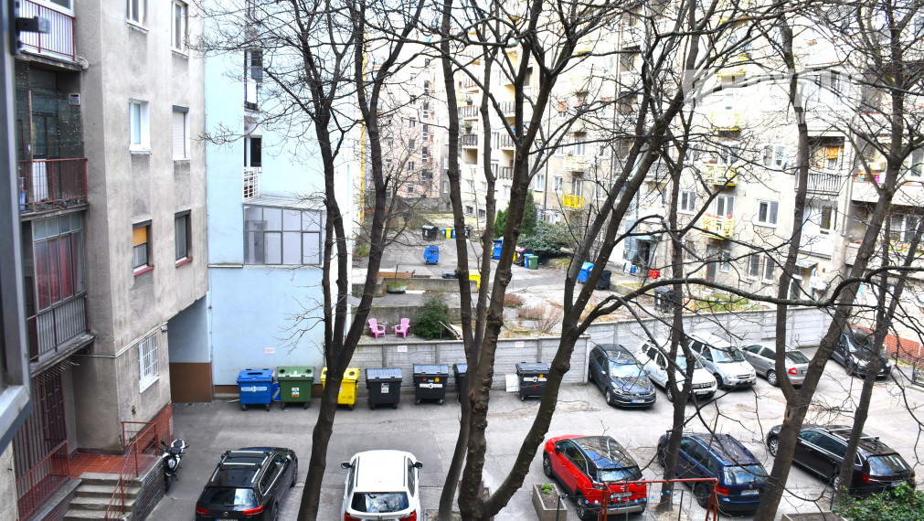 Moderný, kompletne zariadený 3i byt, loggia, balkón, parking, Nám. Martin Benku