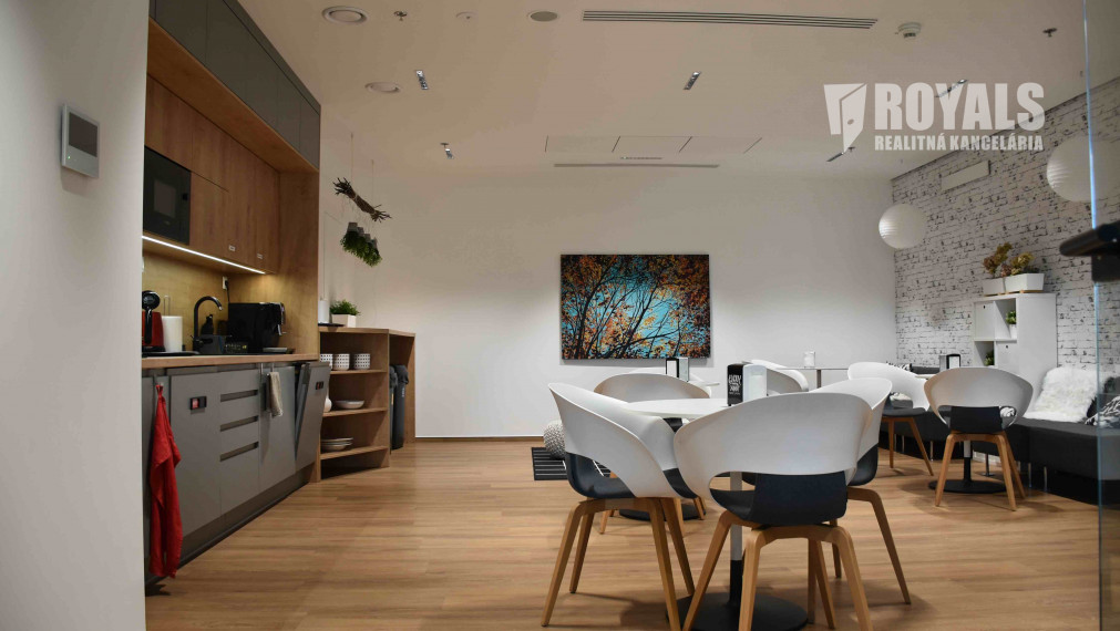 Unikátne kancelárske priestory v Starom Meste na prenájom