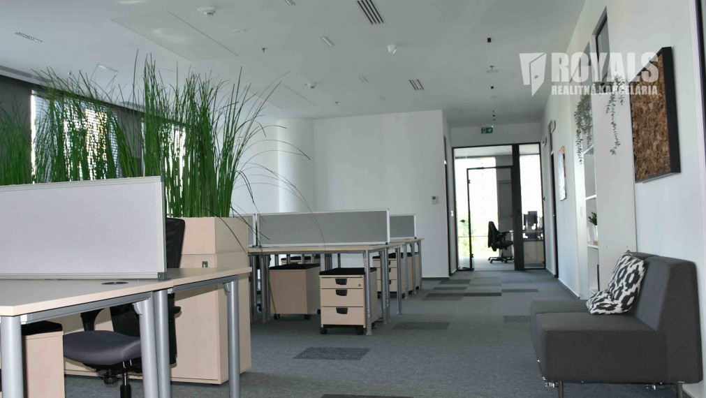 Unikátne kancelárske priestory v Starom Meste na prenájom