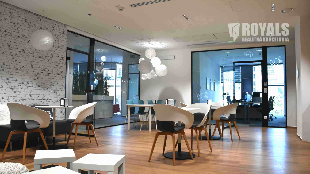 Unikátne kancelárske priestory v Starom Meste na prenájom