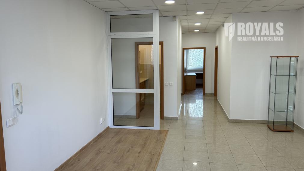 Prízemný nebytový priestor + garážové státie, prenájom, Sabinovská ulica, Ružinov