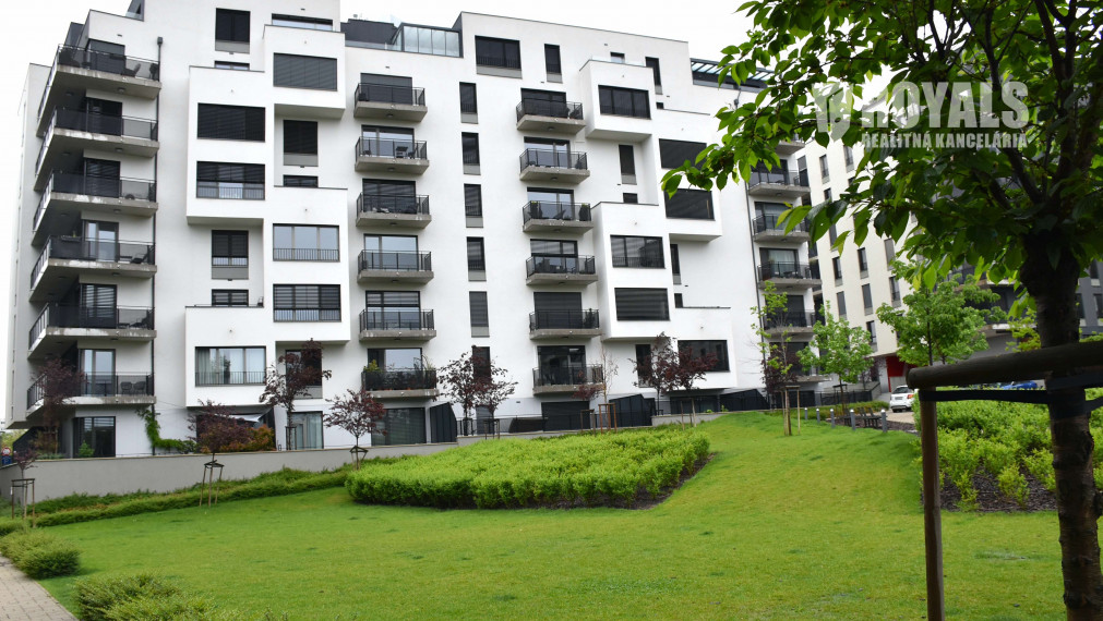 Bezbariérový, kompletne zariadený, klimatizovaný 3i byt s terasou, parking, Cubicon Gardens, Mlynská dolina