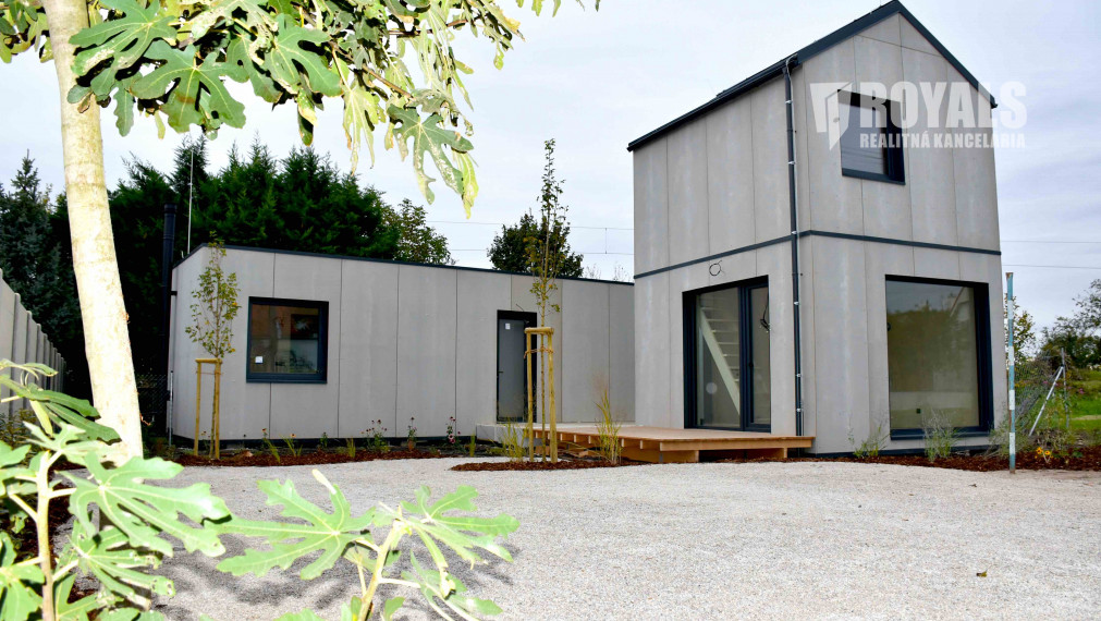 Novostavba moderného drevodomu navrhnutá renomovaným architektom, Rusovce
