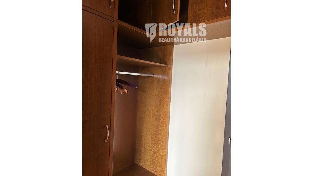 Manažérsky 3i byt v kancelárskej budove, sklad, prenájom, Vajnorská ulica, Bratislava