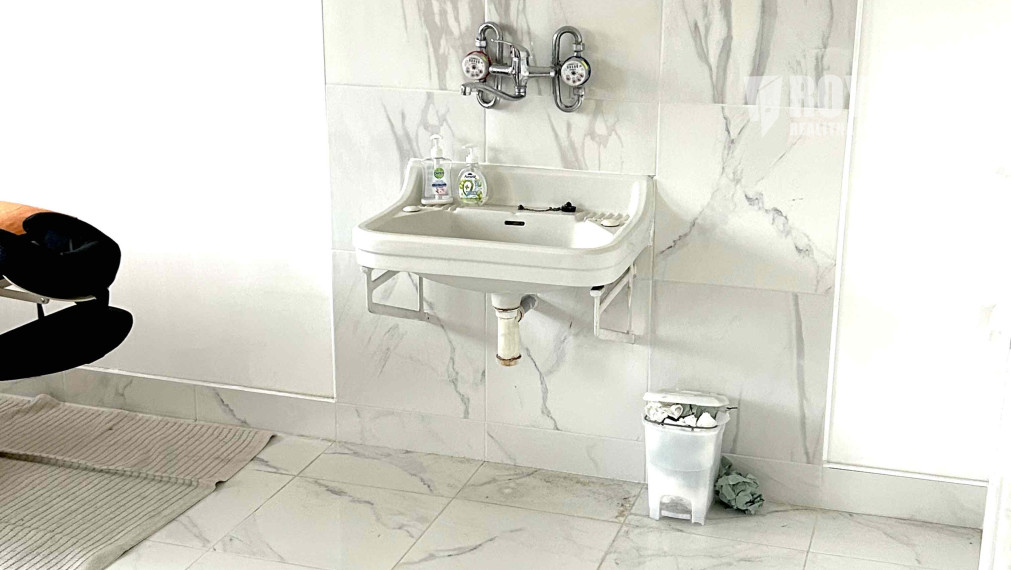 Samostatná abmulancia s kabínkami na prenájom, poliklinika s lekárňou Bulharská