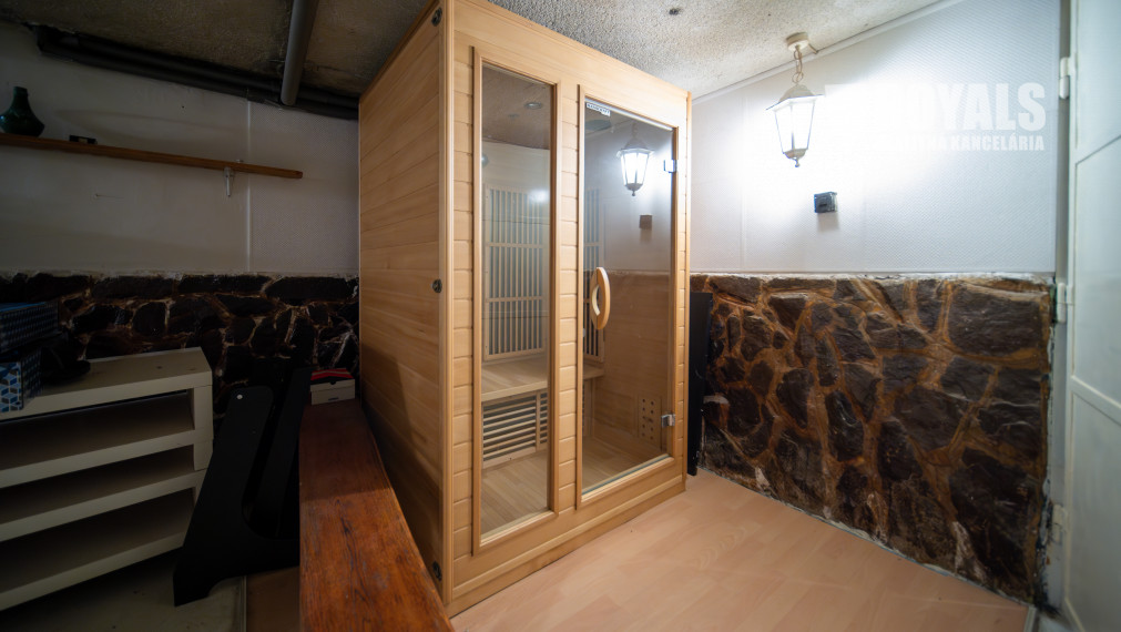 Priestranný 4-izbový dom s veľkým pozemkom a možnosťou ďalšieho využitia – Viničné (1 960 m²)