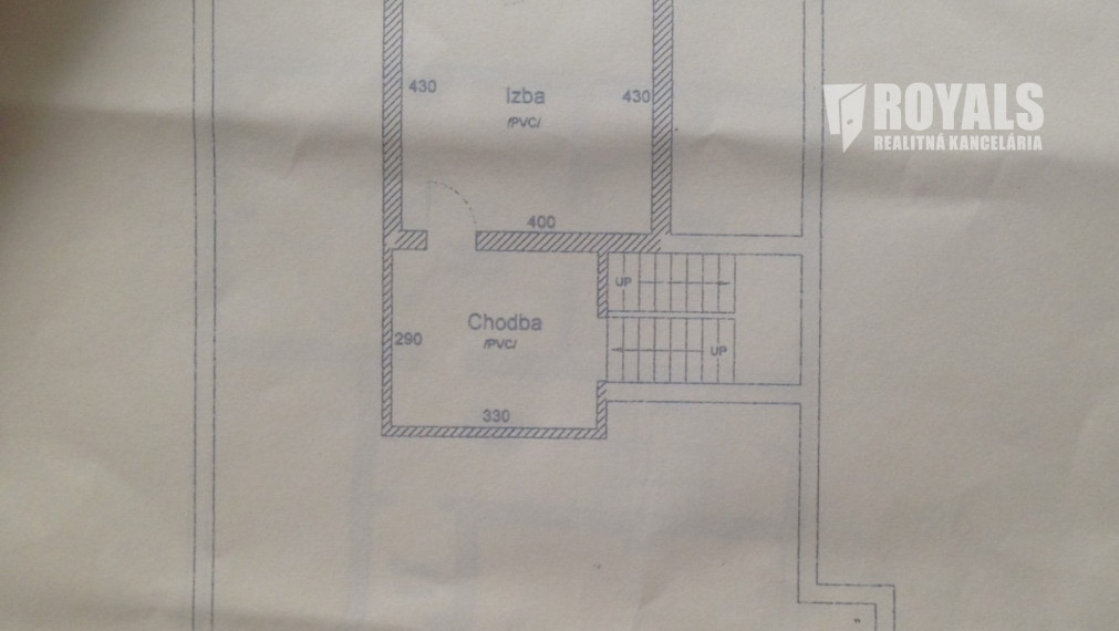 Priestranný 4-izbový dom s veľkým pozemkom a možnosťou ďalšieho využitia – Viničné (1 960 m²)