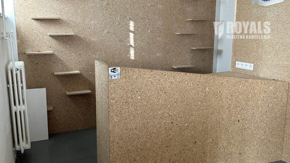 Obchodný priestor na prenájom, s vlastným sociálnym zázemím, parkovanie, Račianska