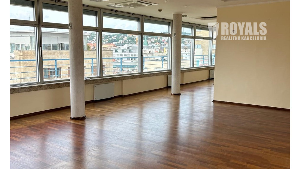 Výnimočné bývanie s výhľadom na Staré Mesto Bratislavy