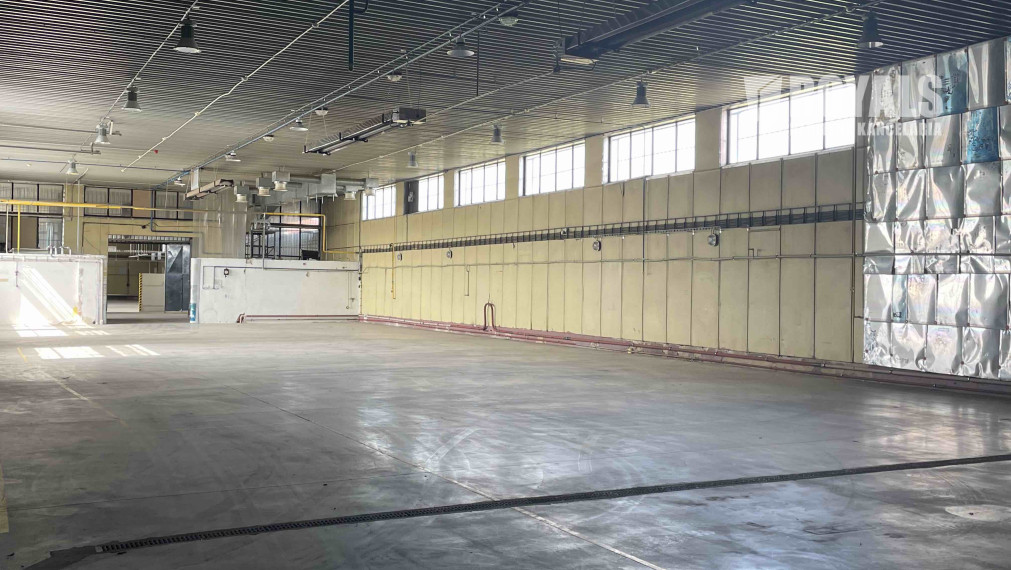 Výrobná/skladová hala na prenájom, spevnené plochy, Senec