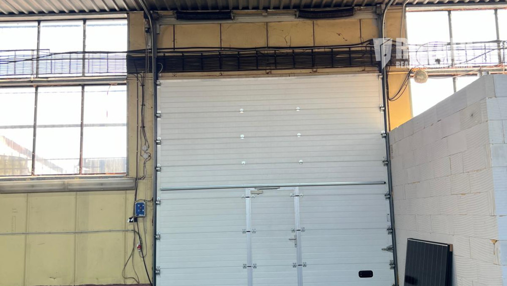 Výrobná/skladová hala na prenájom, spevnené plochy, Senec