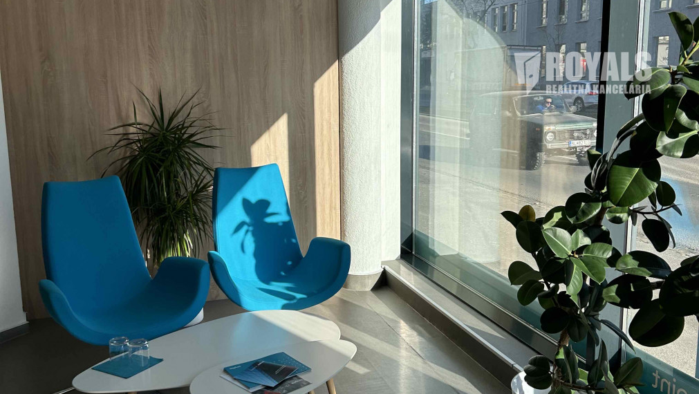 Presklený obchodný priestor na prenájom, Račianska, parkovanie