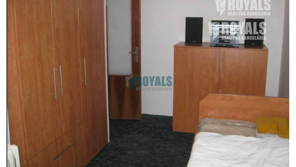 Kompletne zariadený 5i byt na poschodí rodinného domu, 2 balkóny, Lamač