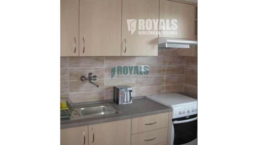 Kompletne zariadený 5i byt na poschodí rodinného domu, 2 balkóny, Lamač