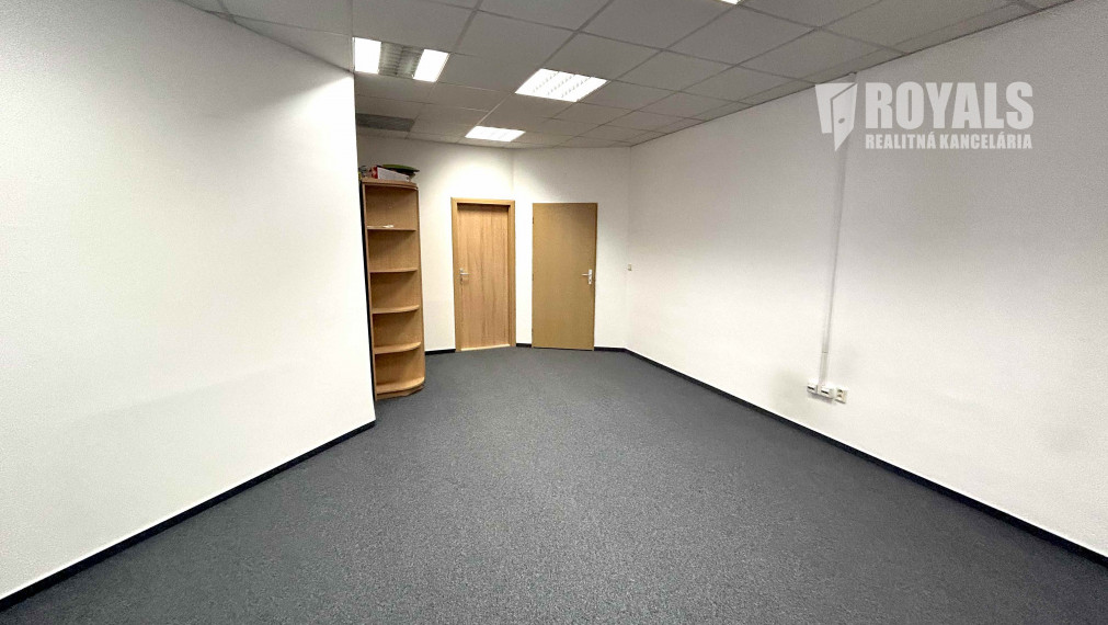 Dva prepojené nebytové priestory s recepciou/čakárňou na prenájom, Bazová ulica