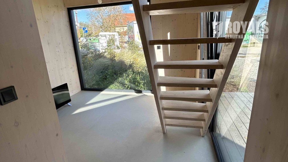 Rodinný dom prepojený s ateliérom, investícia, bývanie a podnikanie pod jednou strechou, Rusovce