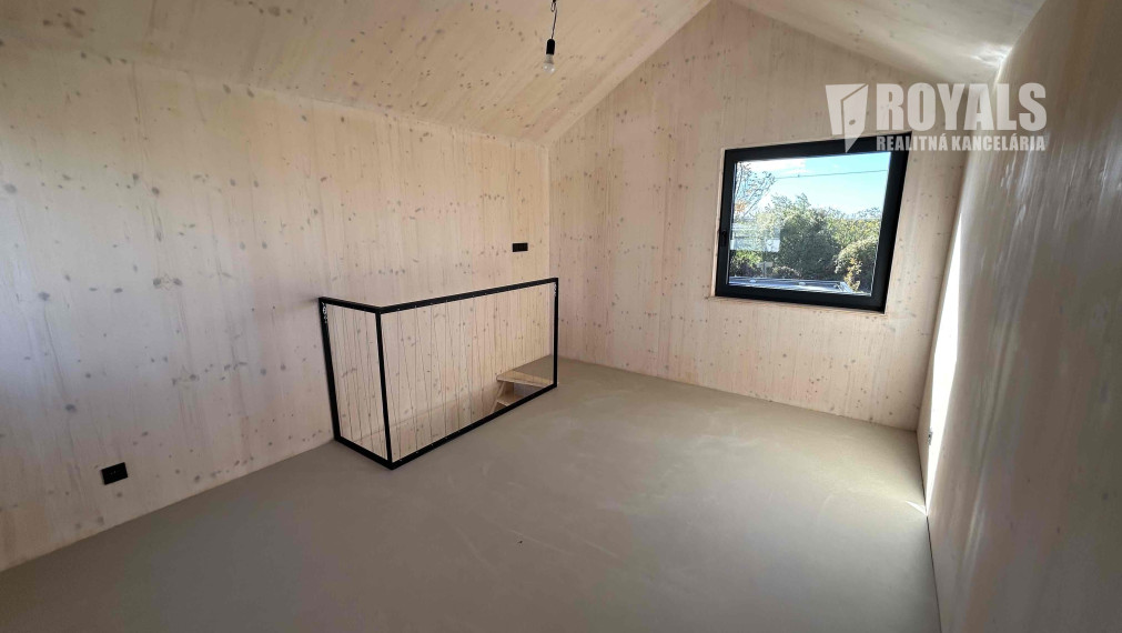 Rodinný dom prepojený s ateliérom, investícia, bývanie a podnikanie pod jednou strechou, Rusovce