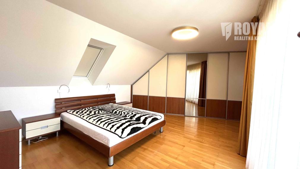 Kompletne vybavený, klimatizovaný 4i mezonet, loggia, terasa, garáž pre 2 autá, parkovacie miesto, BA IV