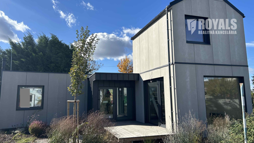 Montovaný drevodom so záhradou na predaj, Rusovce