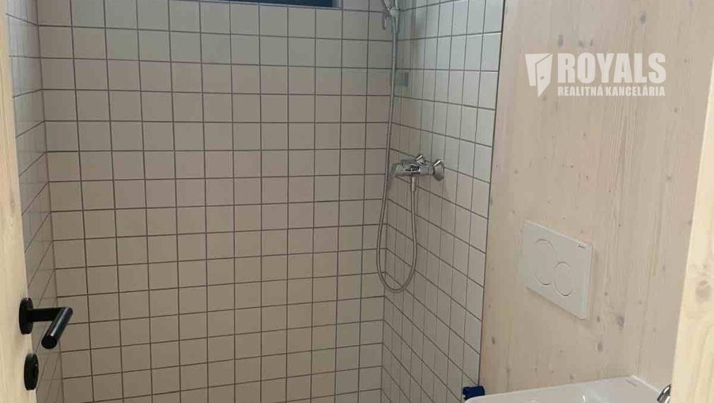 Montovaný drevodom so záhradou na predaj, Rusovce