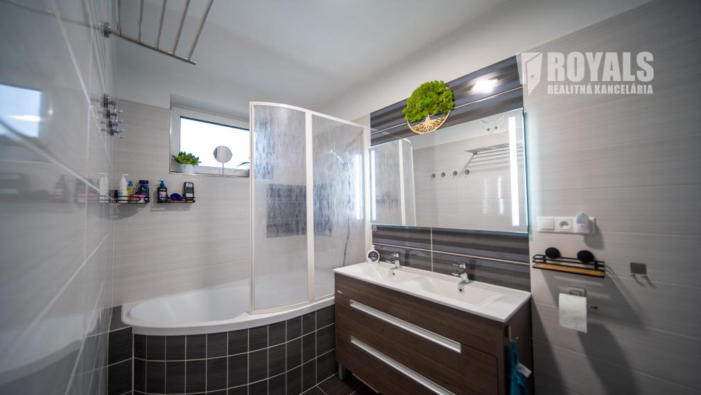 Moderný 4-izbový byt s výhľadom na zeleň