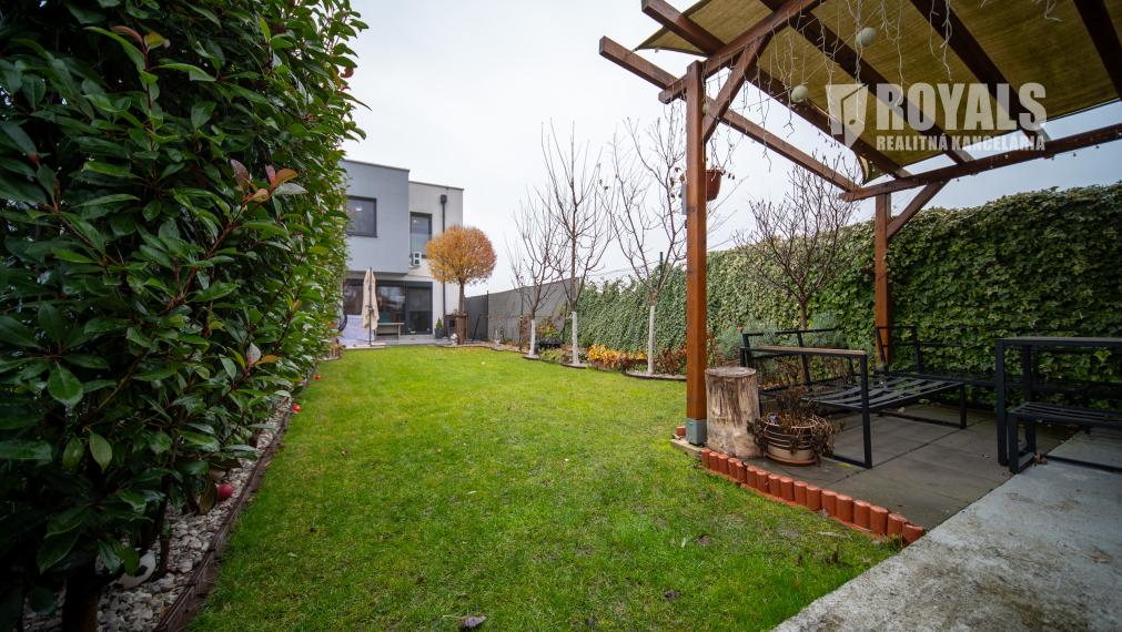 Moderný 4-izbový byt s výhľadom na zeleň