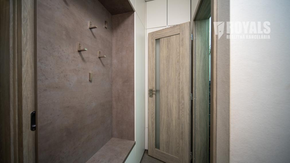 Moderný 4-izbový dom s výhľadom na zeleň