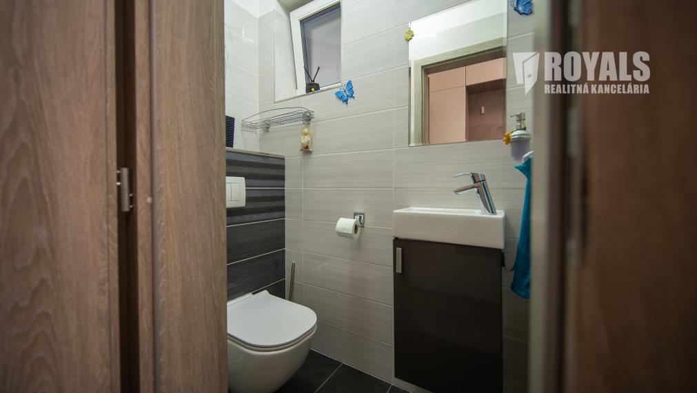 Moderný 4-izbový dom s výhľadom na zeleň