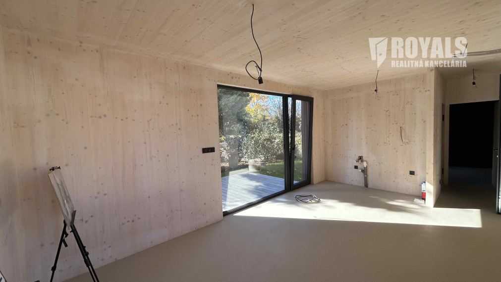 Dve bytové jednotky spojené do jedného celku na predaj, záhrada, parkovanie, Rusovce