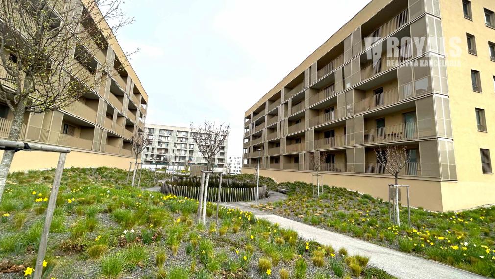 Kompletne zariadený nový 2i byt v susedstve nemocnice Bory, loggia, parkovacie miesto, Jána Langoša