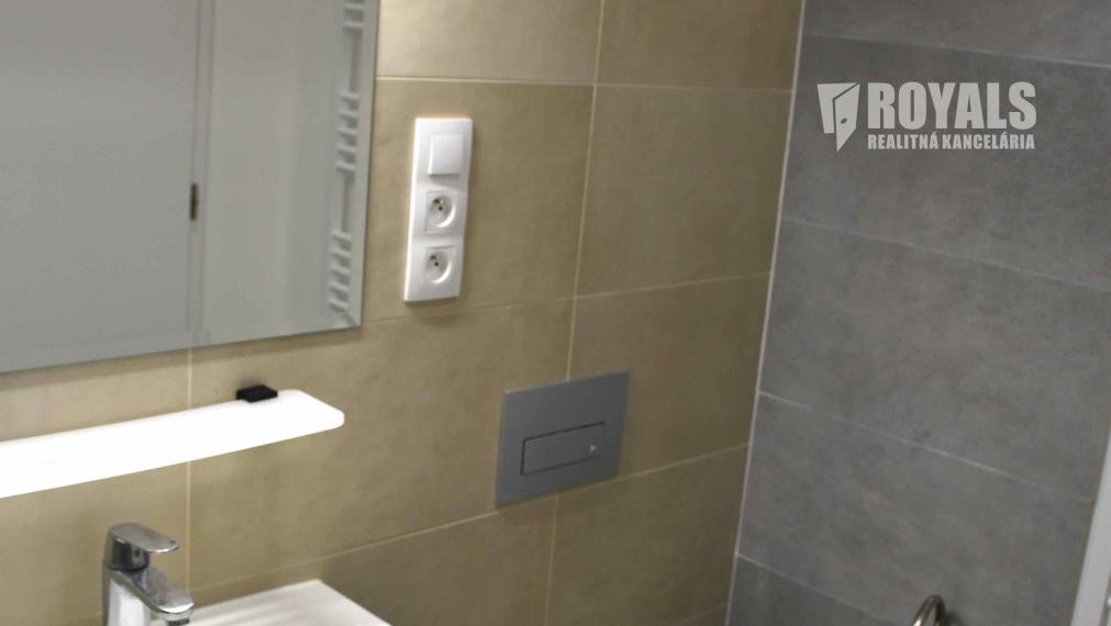 Kompletne zariadený nový 2i byt v susedstve nemocnice Bory, loggia, parkovacie miesto, Jána Langoša