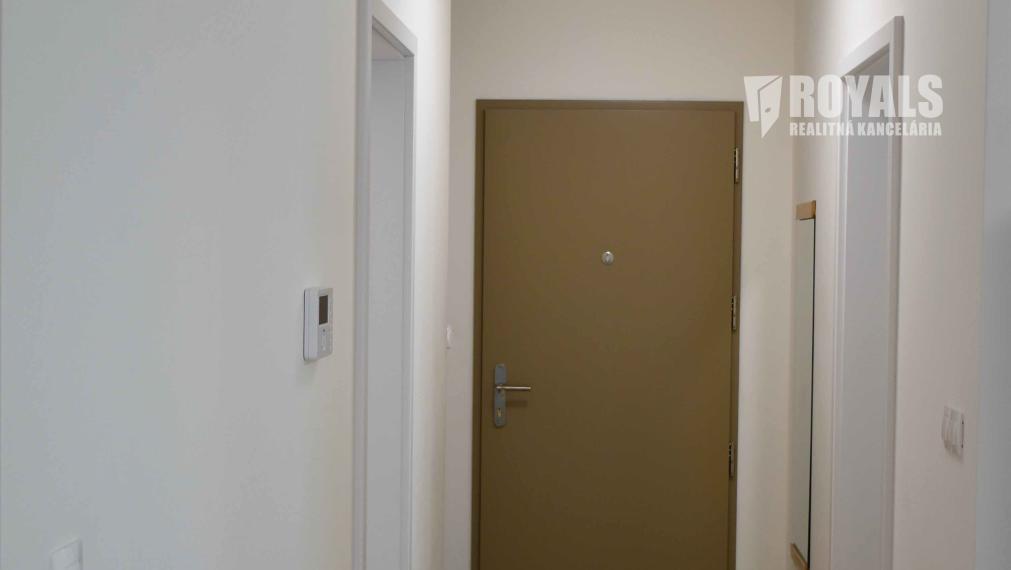 Kompletne zariadený nový 2i byt v susedstve nemocnice Bory, loggia, parkovacie miesto, Jána Langoša