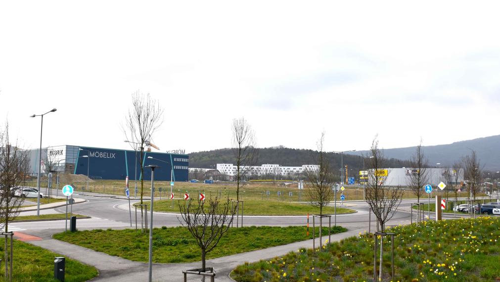 Kompletne zariadený nový 2i byt v susedstve nemocnice Bory, loggia, parkovacie miesto, Jána Langoša