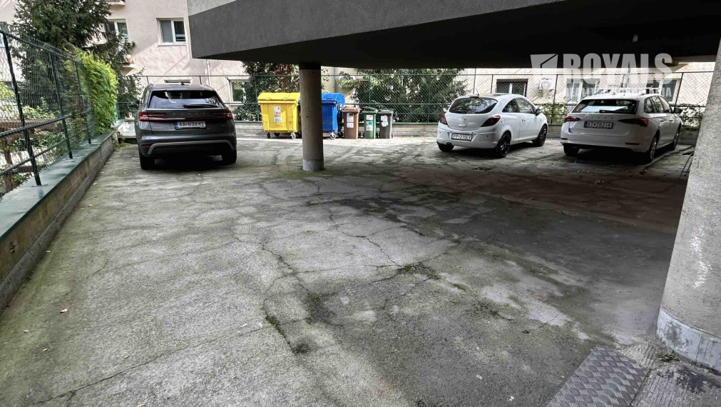 Nebytový, kancelársky priestor na prenájom, parking, Bazová ulica, Bratislava