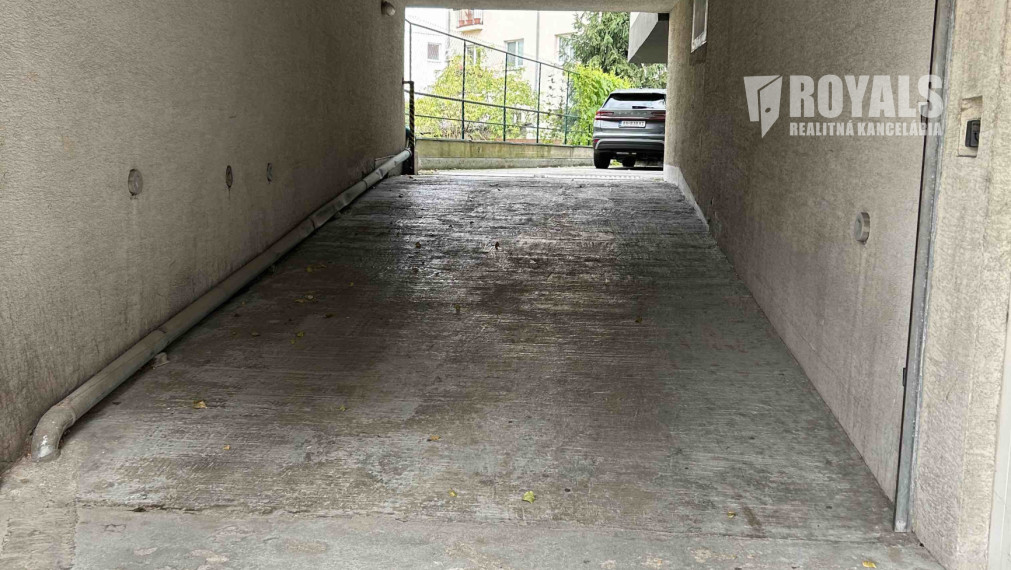 Nebytový, kancelársky priestor na prenájom, parking, Bazová ulica, Bratislava