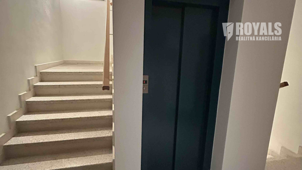 Nebytový, kancelársky priestor na prenájom, parking, Bazová ulica, Bratislava