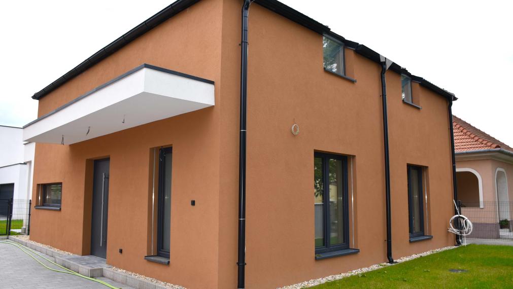 Moderný rodinný dom, záhrada, terasa, tichá lokalita, Jarovce