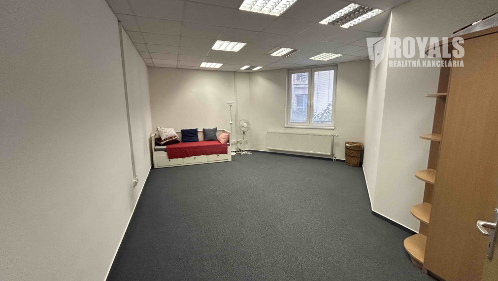 Nebytový, kancelársky priestor na prenájom 10 min. od Nivy centra, parking, Bazová ulica