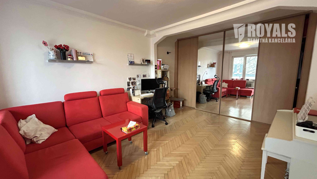 Kompletne zariadený 1,5i byt s veľkým potenciálom, loggia po celej šírke bytu, pivnica, Ružinov